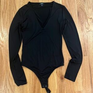 Express body contour v-neck bodysuit